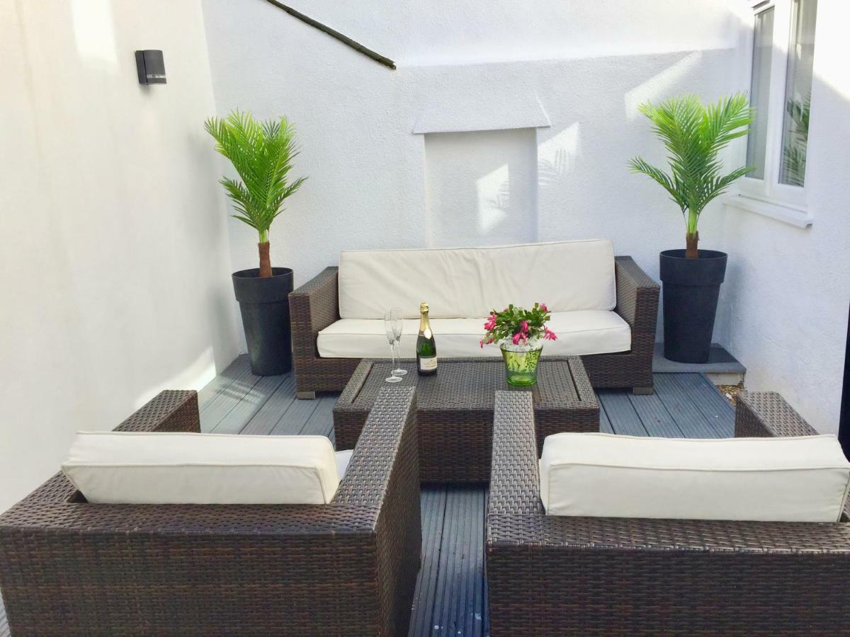 Stylish Town Centre House - 300Mbps, Parking & Sunny Decking Apartment บอร์นมัธ ภายนอก รูปภาพ