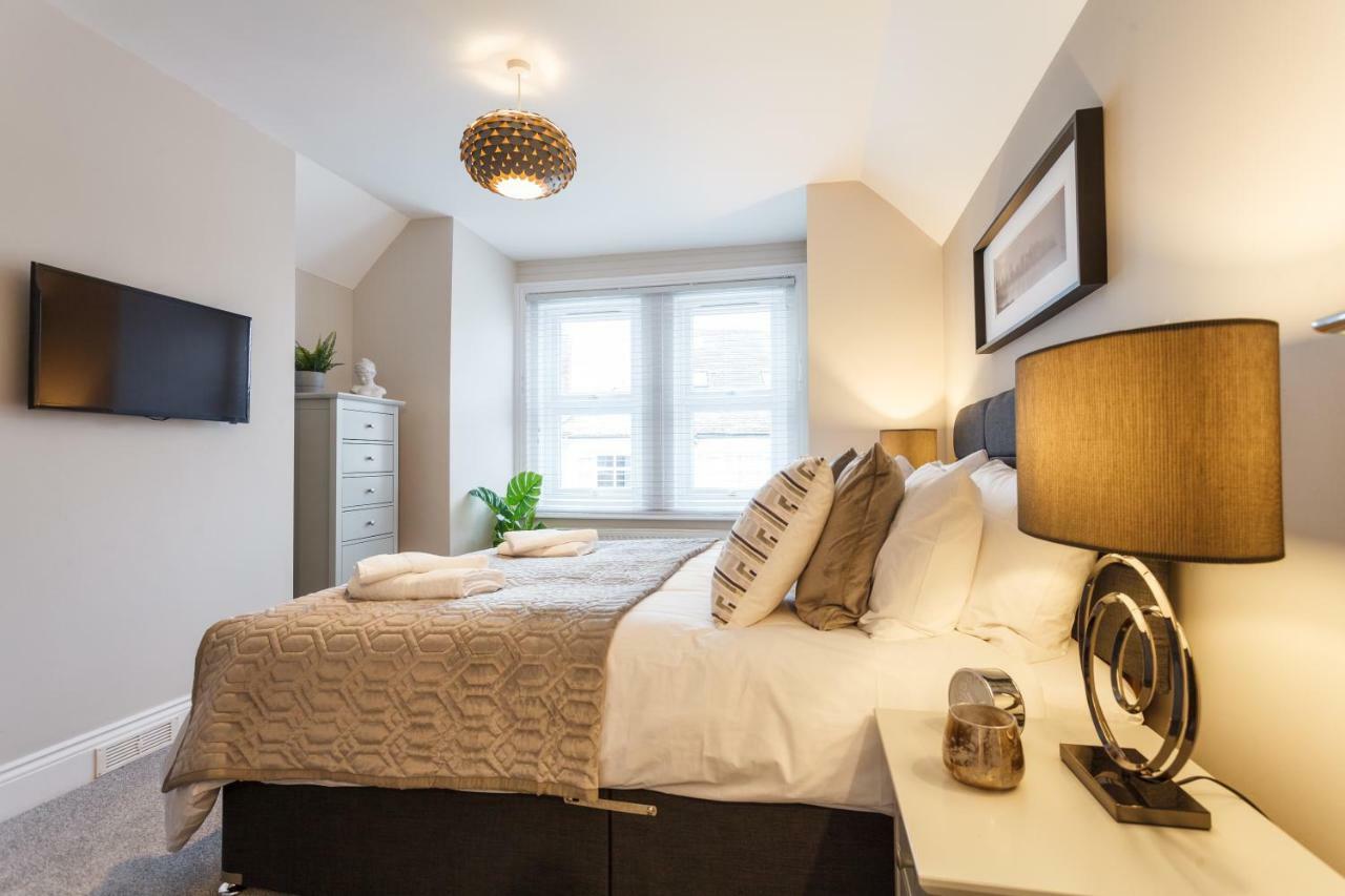 Stylish Town Centre House - 300Mbps, Parking & Sunny Decking Apartment บอร์นมัธ ภายนอก รูปภาพ