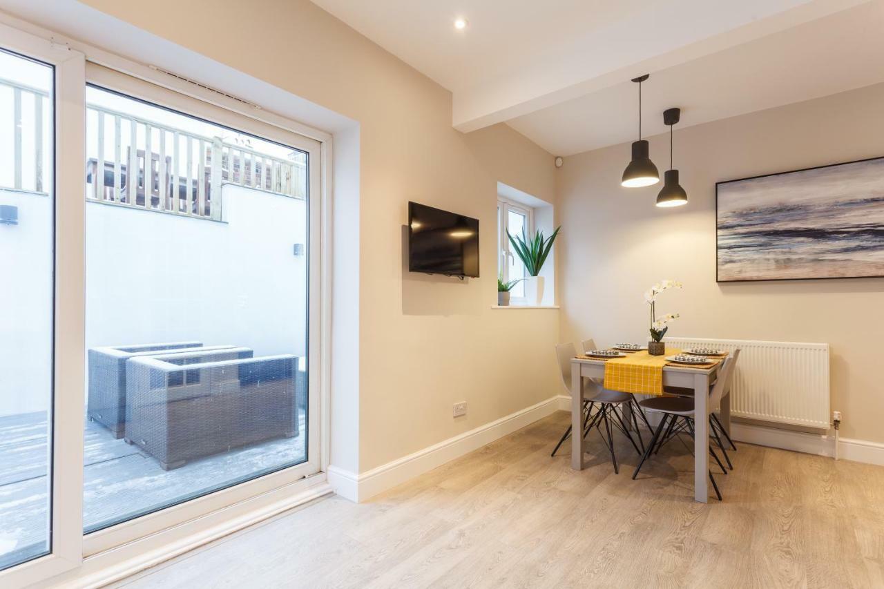 Stylish Town Centre House - 300Mbps, Parking & Sunny Decking Apartment บอร์นมัธ ภายนอก รูปภาพ