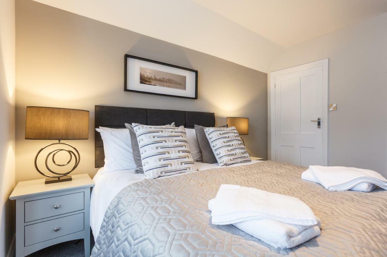 Stylish Town Centre House - 300Mbps, Parking & Sunny Decking Apartment บอร์นมัธ ภายนอก รูปภาพ