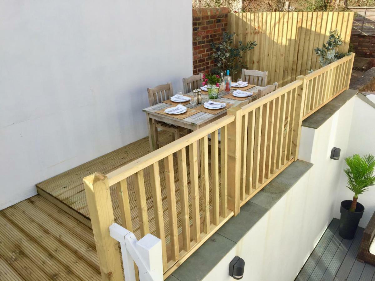 Stylish Town Centre House - 300Mbps, Parking & Sunny Decking Apartment บอร์นมัธ ภายนอก รูปภาพ
